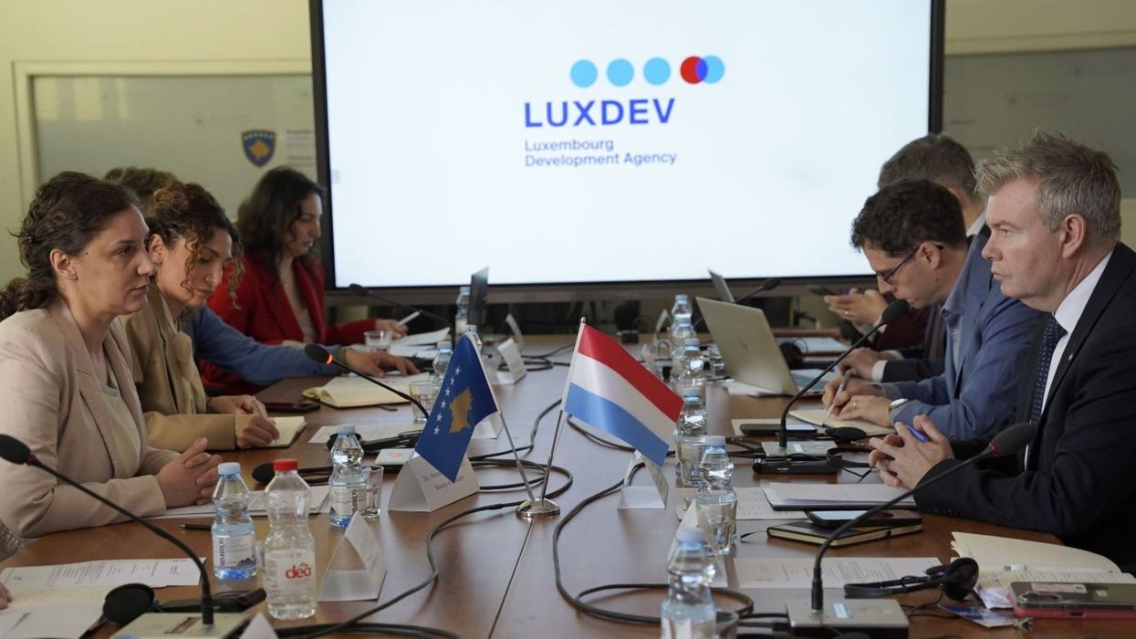 Kosova dhe Luksemburgu avancojnë bashkëpunimin për tranzicionin energjetik dhe klimën Kosova dhe Luksemburgu avancojnë bashkëpunimin për tranzicionin energjetik dhe klimën