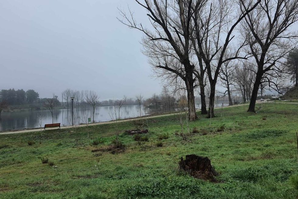 Moti në Shqipëri, shi e shtrëngata