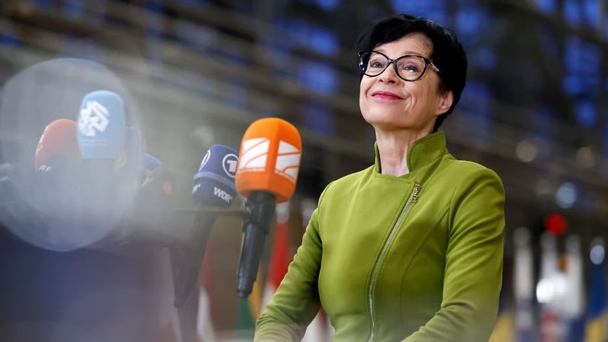 Komisionarja e Bashkimit Evropian për Zgjerim dyshohet se ka bashkëpunuar me UDBA-n Komisionarja e Bashkimit Evropian për Zgjerim dyshohet se ka bashkëpunuar me UDBA-n