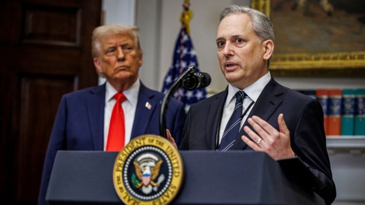 Këshilltari i bën thirrje Trumpit: SHBA duhet të tërhiqet nga Irani Këshilltari i bën thirrje Trumpit: SHBA duhet të tërhiqet nga Irani
