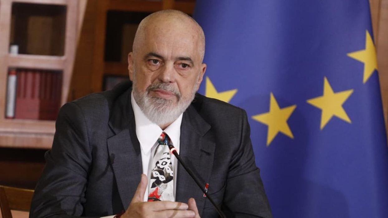 Kosova lehtëson rregullat për dokumentet e serbëve, Rama kërkon shpërblim nga BE-ja Kosova lehtëson rregullat për dokumentet e serbëve, Rama kërkon shpërblim nga BE-ja