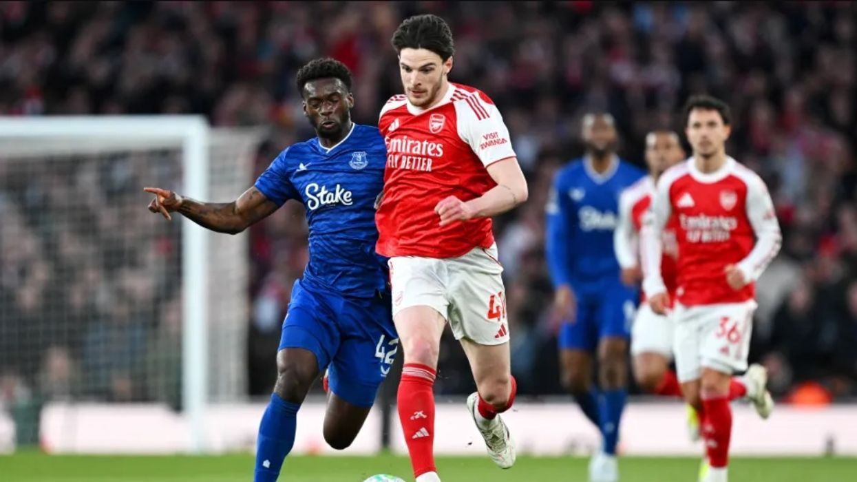 Arsenali me hapa të sigurt drejt titullit - triumfon ndaj Evertonit Arsenali me hapa të sigurt drejt titullit - triumfon ndaj Evertonit