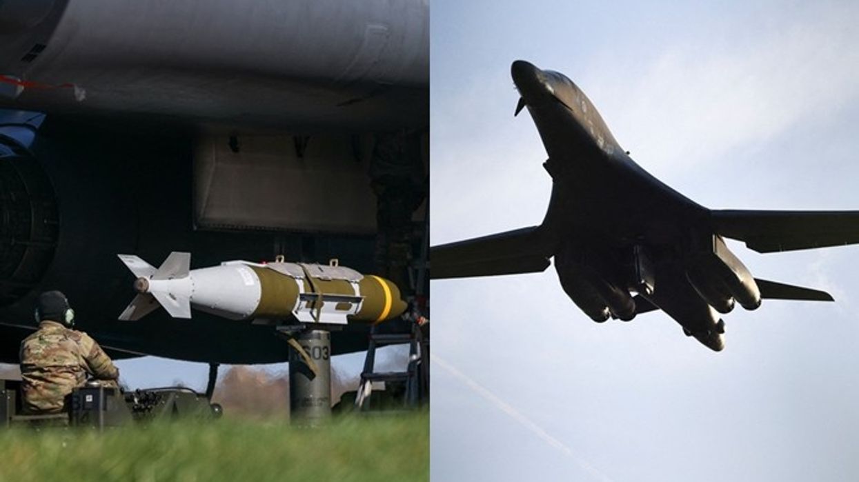Bombarduesit amerikanë bëhen gati për zonën e luftës nga baza britanike, pamje Bombarduesit amerikanë bëhen gati për zonën e luftës nga baza britanike, pamje