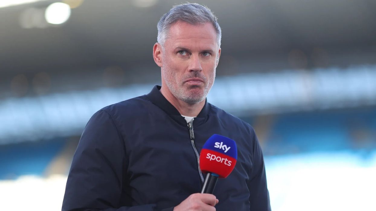 “Ai po vuan dhe aty është problemi”, Jamie Carragher kritikon ashpër yllin e Liverpoolit dhe i kërkon klubit një mesfushor të ri “Ai po vuan dhe aty është problemi”, Jamie Carragher kritikon ashpër yllin e Liverpoolit dhe i kërkon klubit një mesfushor të ri