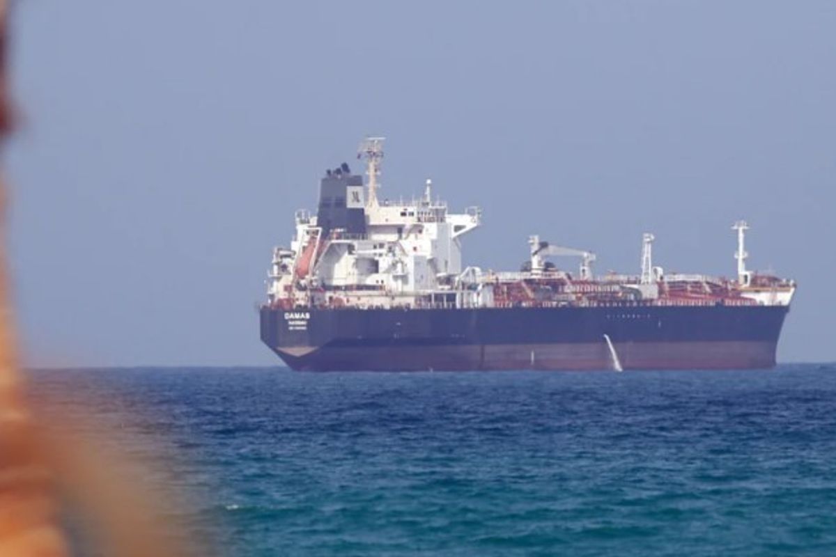 Raketa goditi një tanker në lindje të Emiratet e Bashkuara Arabe Raketa goditi një tanker në lindje të Emiratet e Bashkuara Arabe