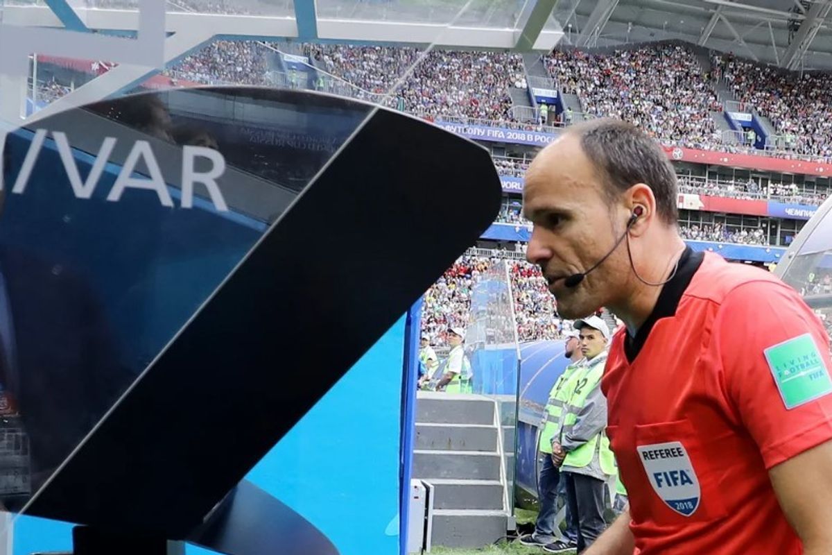 Kroatët shpikën fjalën e tyre për VAR-in, ja si do ta quajnë këtë teknologji në futboll Kroatët shpikën fjalën e tyre për VAR-in, ja si do ta quajnë këtë teknologji në futboll