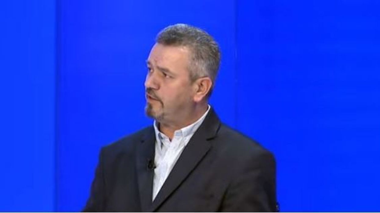 Blakaj: Gërvalla dhe Peci kërcënuan deputetët që të mos e votojnë Osmanin për presidente Blakaj: Gërvalla dhe Peci kërcënuan deputetët që të mos e votojnë Osmanin për presidente