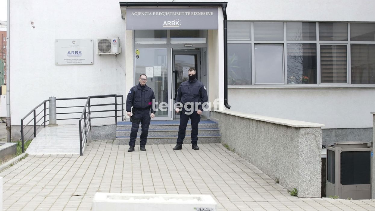 Njësia për Hetimin e Krimeve Ekonomike me aksion në ARBK, ndalohen për intervistim tre zyrtarë Njësia për Hetimin e Krimeve Ekonomike me aksion në ARBK, ndalohen për intervistim tre zyrtarë