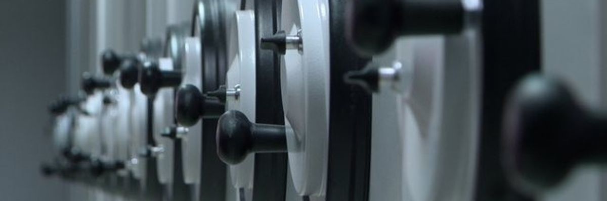 Qasja në të dhënat penale ngre shqetësim për privatësinë dhe ndarjen e pushteteve në Kosovë Qasja në të dhënat penale ngre shqetësim për privatësinë dhe ndarjen e pushteteve në Kosovë