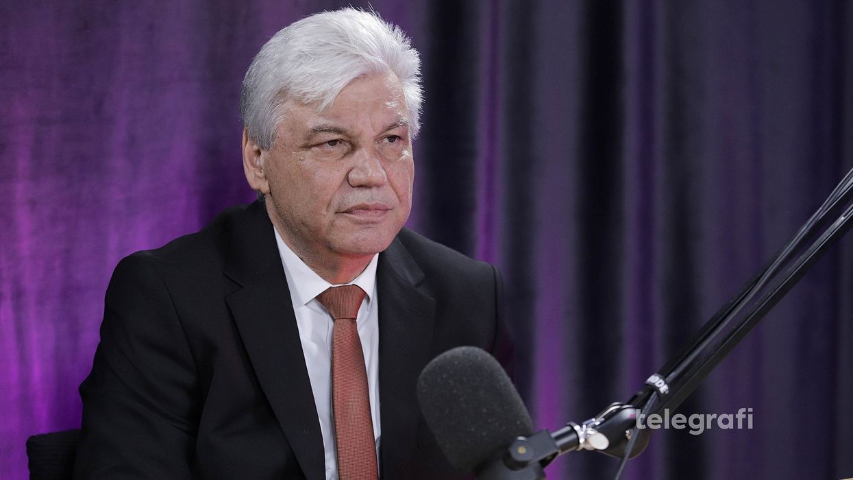 Kryeziu: Masa pezulluese e Kushtetueses është e përkohshme dhe mund të zgjasë deri në tre muaj Kryeziu: Masa pezulluese e Kushtetueses është e përkohshme dhe mund të zgjasë deri në tre muaj