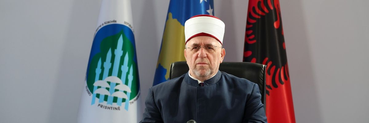 Myftiu Tërnava uron qytetarët për Fitër Bajram: Të lutemi për paqe dhe të angazhohemi për ndërtimin e një bote më të drejtë Myftiu Tërnava uron qytetarët për Fitër Bajram: Të lutemi për paqe dhe të angazhohemi për ndërtimin e një bote më të drejtë