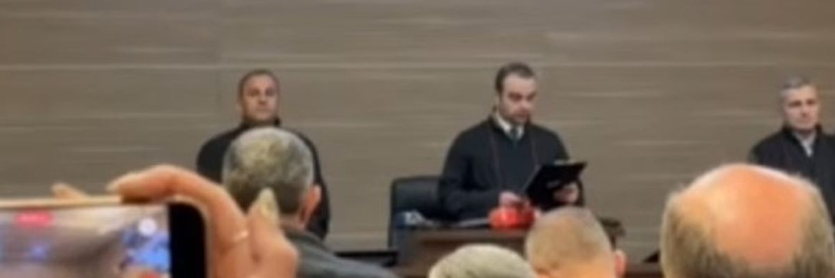 75 vjet burgim dhe 108 mijë euro gjobë ndaj pesë të akuzuarve për rastin e 400 kg kokainë 75 vjet burgim dhe 108 mijë euro gjobë ndaj pesë të akuzuarve për rastin e 400 kg kokainë
