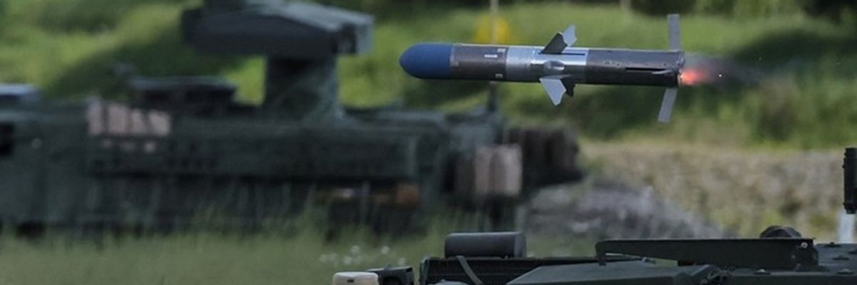 SHBA miraton shitjen e armëve me vlerë 16.5 miliardë dollarë për vendet e Lindjes së Mesme SHBA miraton shitjen e armëve me vlerë 16.5 miliardë dollarë për vendet e Lindjes së Mesme