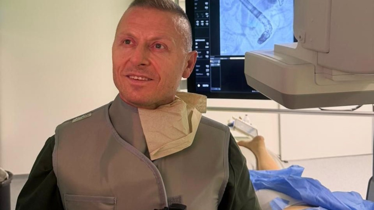 ERCP në kirurgjinë abdominale: Trajtimi minimal invaziv i sëmundjeve hepatobiliare dhe pankreatike