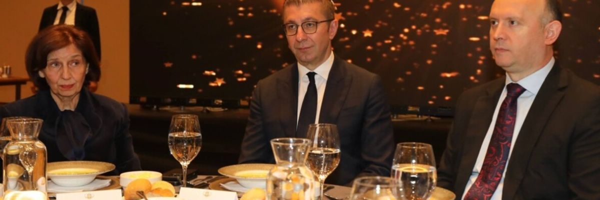 Krerët e shtetit urojnë Fitër Bajramin Krerët e shtetit urojnë Fitër Bajramin