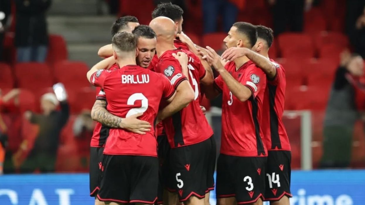 Sylvinho publikon listën për play-off, ftohen dy emra të rinj dhe rikthehet Anis Mehmeti Sylvinho publikon listën për play-off, ftohen dy emra të rinj dhe rikthehet Anis Mehmeti