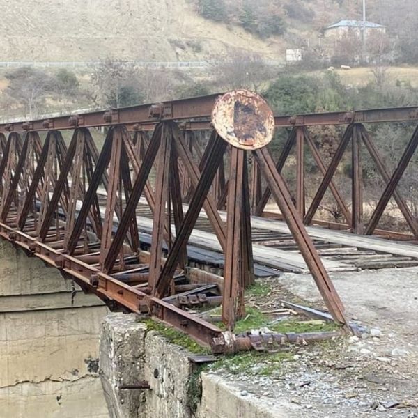Bie nga Ura e Moglicës, vdes një grua në Gjakovë Bie nga Ura e Moglicës, vdes një grua në Gjakovë