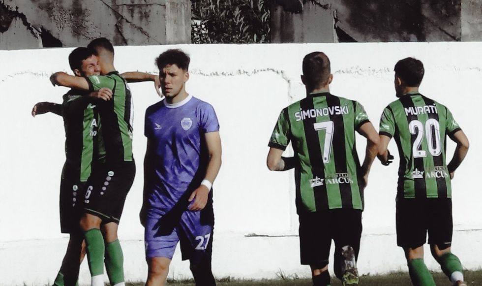 Nuk ndodhi mrekullia, Shkupi edhe pse me dy gola epërsi dhe një lojtar më shumë humbi nga Bashkimi