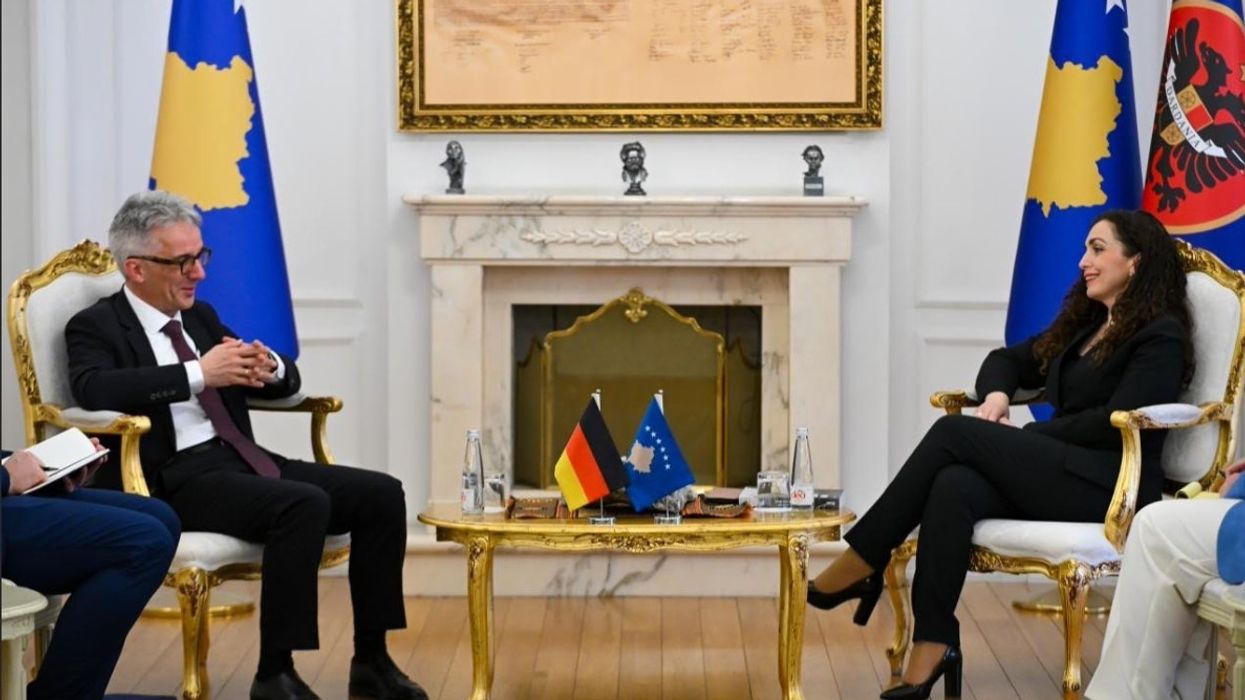 Osmani diskuton për zhvillimet e fundit në vend me ambasadorin e Gjermanisë Osmani diskuton për zhvillimet e fundit në vend me ambasadorin e Gjermanisë