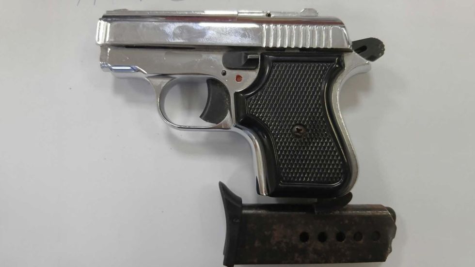 Një qytetar në Shtime dorëzon vullnetarisht një armë zjarri