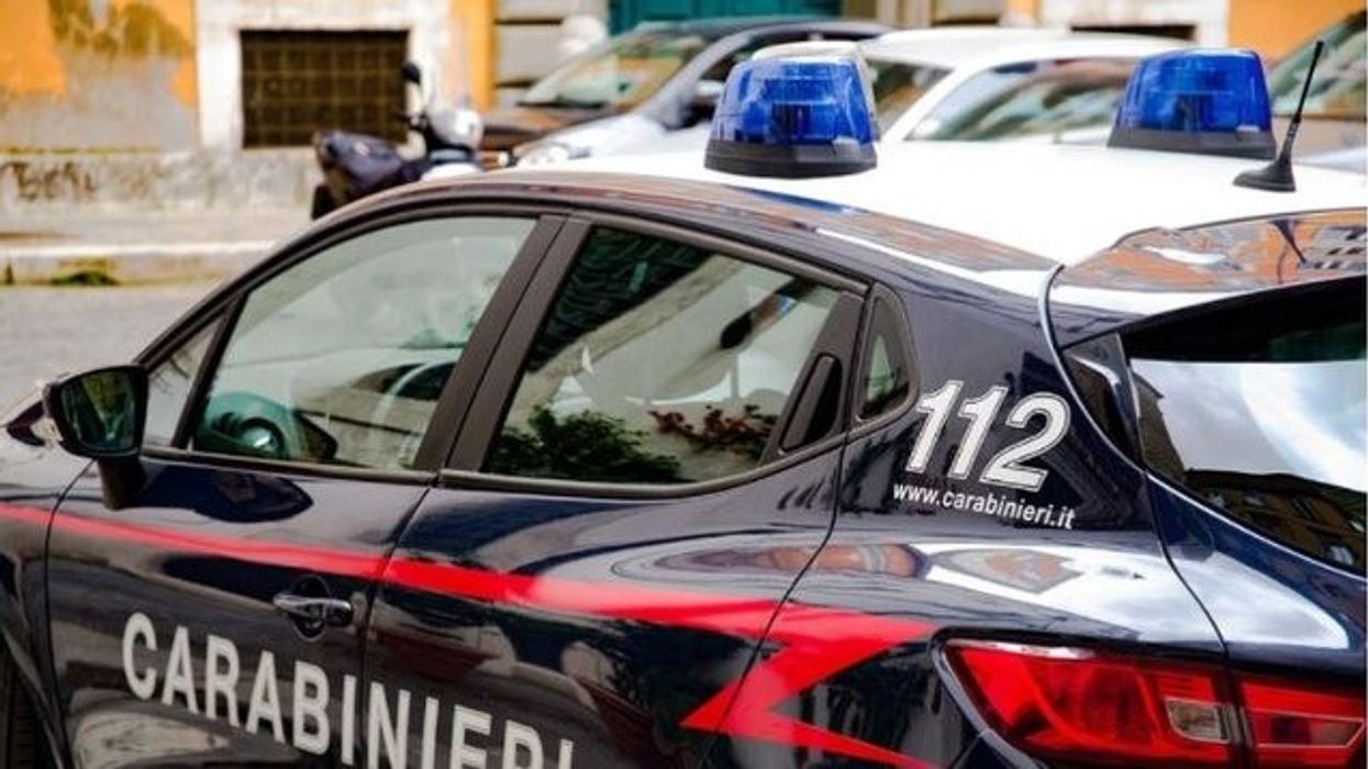53 mijë euro dhe drogë të fshehur në mure, arrestohen 4 persona në Itali- mes tyre 2 shqiptarë 53 mijë euro dhe drogë të fshehur në mure, arrestohen 4 persona në Itali- mes tyre 2 shqiptarë