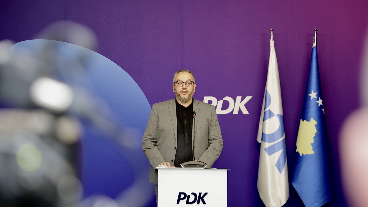 Gjoshi: PDK-së i takojnë dy anëtarë në KQZ, mosemërimi nga Osmani është shkelje kushtetuese