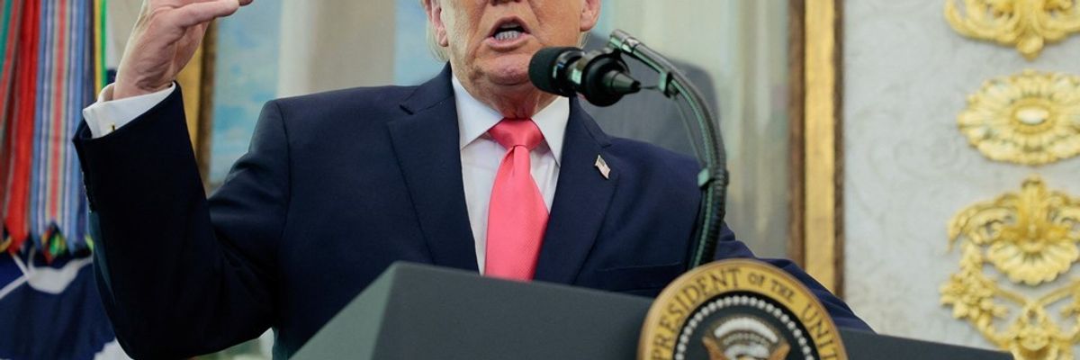 Trump thotë që Putini dhe Zelensky 'po i afrohen' një marrëveshjeje Trump thotë që Putini dhe Zelensky 'po i afrohen' një marrëveshjeje