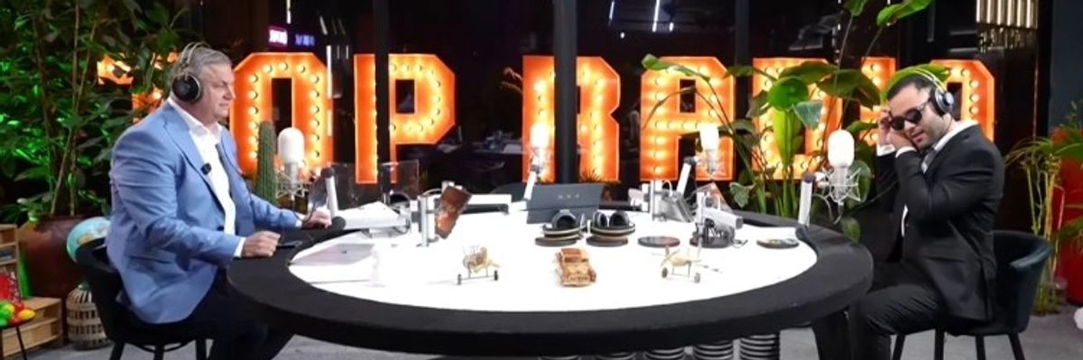 Stenaldo lë përkohësisht shtëpinë e BBVA, mbërrin në studiot e Top Albania Radio dhe befasohet nga Dritan Shakohoxha Stenaldo lë përkohësisht shtëpinë e BBVA, mbërrin në studiot e Top Albania Radio dhe befasohet nga Dritan Shakohoxha