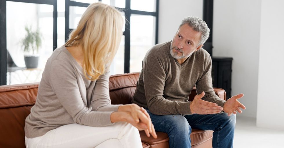 Kur të folurit ngadalësohet - një shenjë e hershme e rënies njohëse dhe Alzheimerit