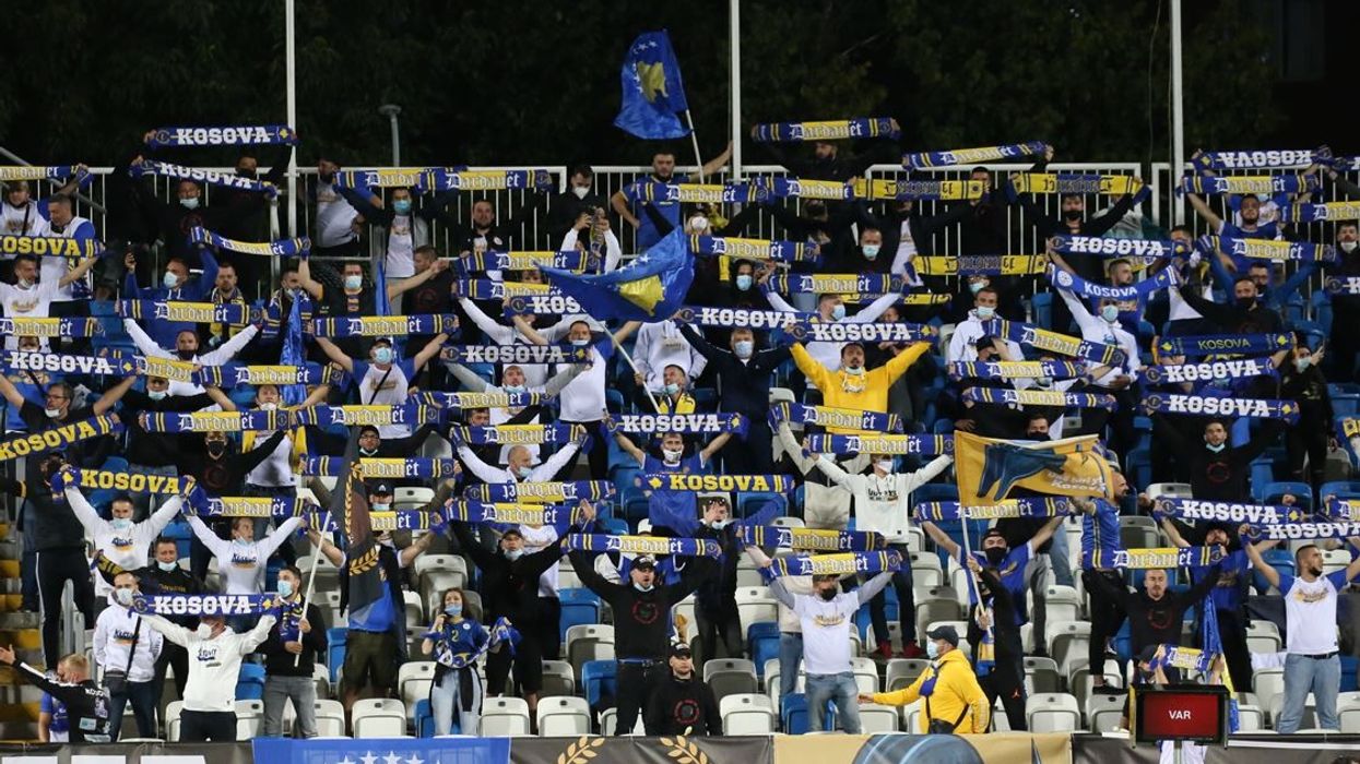 Menaxheri i Kosovës siguron tifozët: Të gjithë ata që kanë blerë bileta do të lejohen të futen në stadium Menaxheri i Kosovës siguron tifozët: Të gjithë ata që kanë blerë bileta do të lejohen të futen në stadium