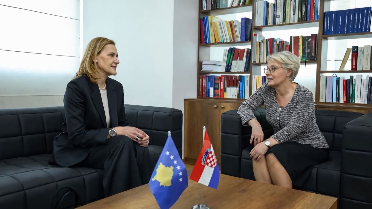 Gërvalla pret ambasadoren e Kroacisë: Fokus në bashkëpunimin në drejtësi dhe krimet e luftës Gërvalla pret ambasadoren e Kroacisë: Fokus në bashkëpunimin në drejtësi dhe krimet e luftës
