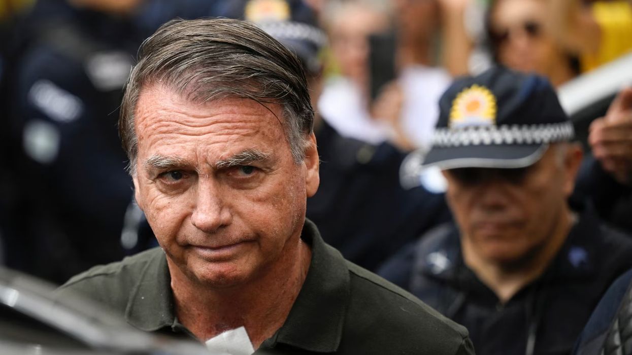 Bolsonaro i Brazilit do të lirohet nga spitali për t'u rikthyer në arrest shtëpiak Bolsonaro i Brazilit do të lirohet nga spitali për t'u rikthyer në arrest shtëpiak