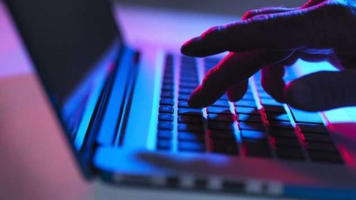 Arrestohet një shtetas i Shqipërisë për mashtrim kompjuterik në Prishtinë Arrestohet një shtetas i Shqipërisë për mashtrim kompjuterik në Prishtinë