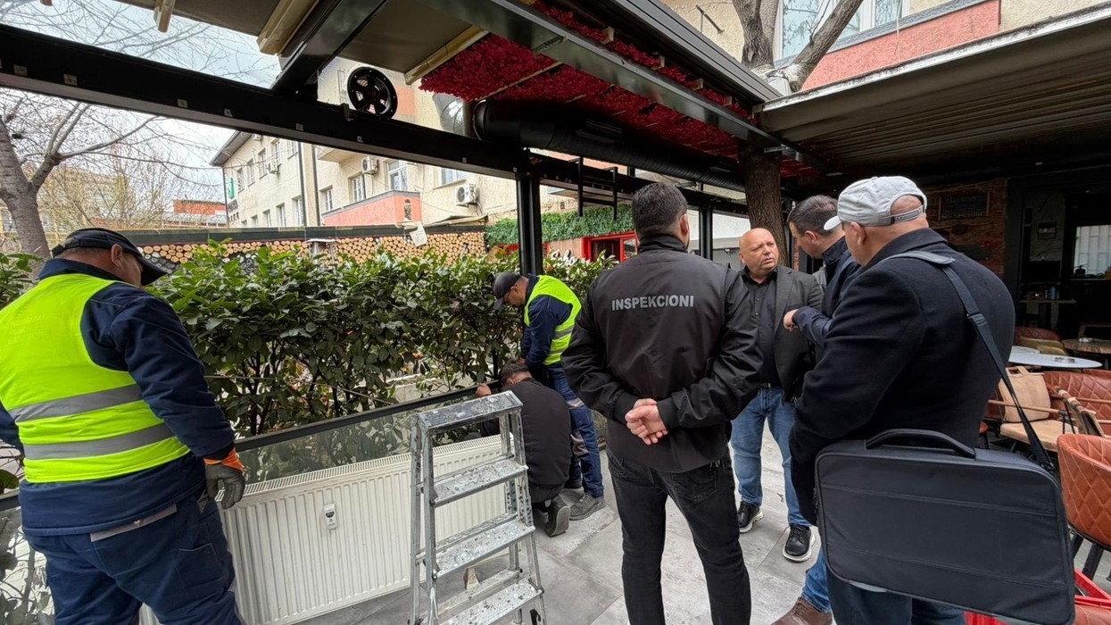 Nis aksioni për lirimin e hapësirave publike në rrugën “Qamil Hoxha” në Prishtinë