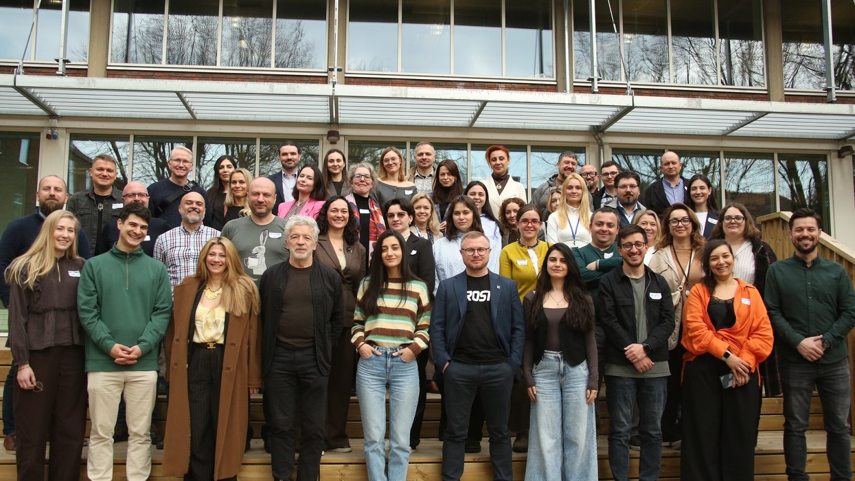 Gazetarë nga Evropa dhe Ballkani bashkohen për të zhvilluar strategji mbi integritetin e informacionit