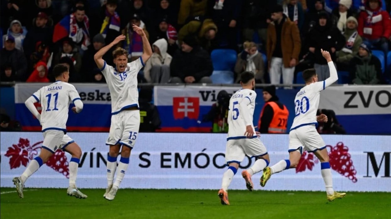 Qetësohet stadiumi “Tehene Pole”, Kosova realizon edhe golin e katërt përmes Kreshnik Hajrizit