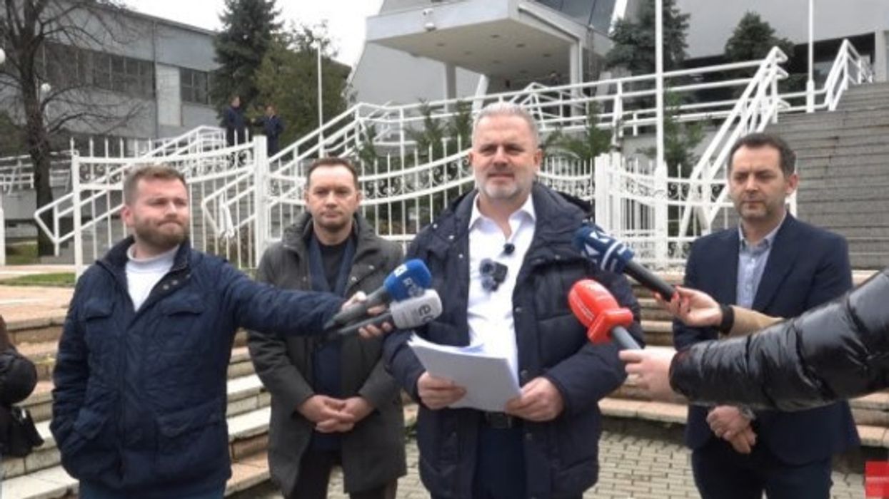 LDK shkon në KEDS, dorëzon dëshmi për mashtrimet me njehsorët elektrikë LDK shkon në KEDS, dorëzon dëshmi për mashtrimet me njehsorët elektrikë