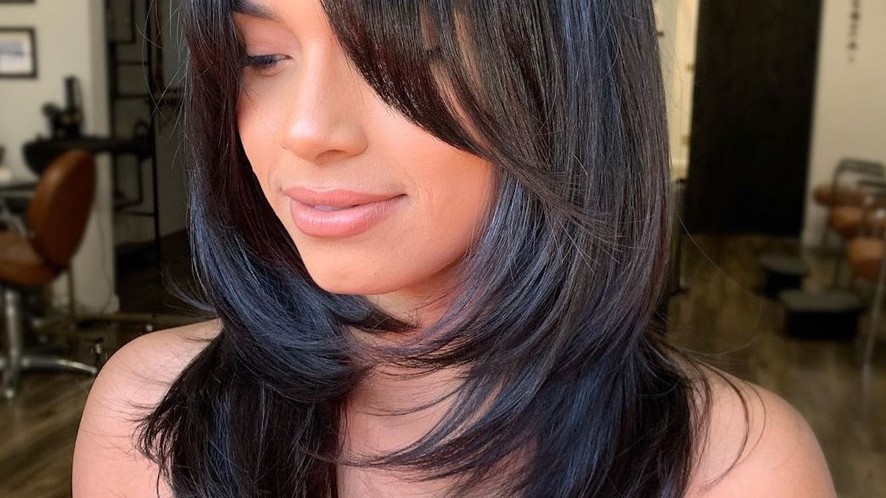 Pa i zgjatur fare: Kjo frizurë krijon iluzionin e flokëve të gjatë dhe të dendur