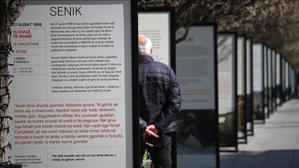 Ekspozita për masakrat në Kosovë, organizatat kërkojnë falje: Nuk kishim synim të lëndojmë askënd