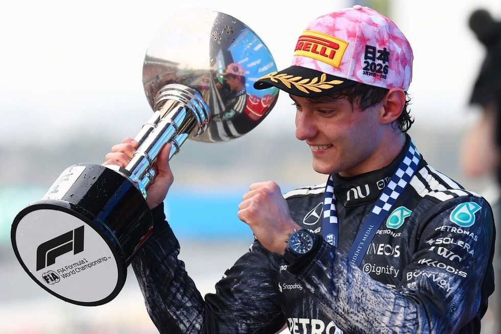 Adoleshenti magjepsës feston në Çmimin e Madh të Japonisë, merr kryesimin në renditje