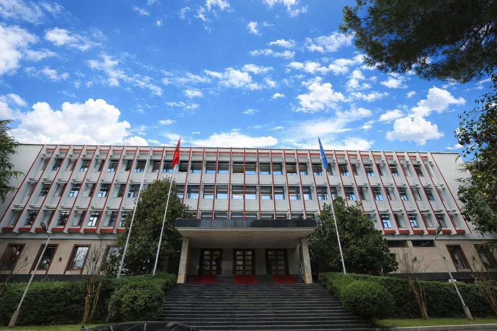 Ministria e Jashtme e Shqipërisë thirrje qytetarëve: Shmangni udhëtimet në Lindjen e Mesme