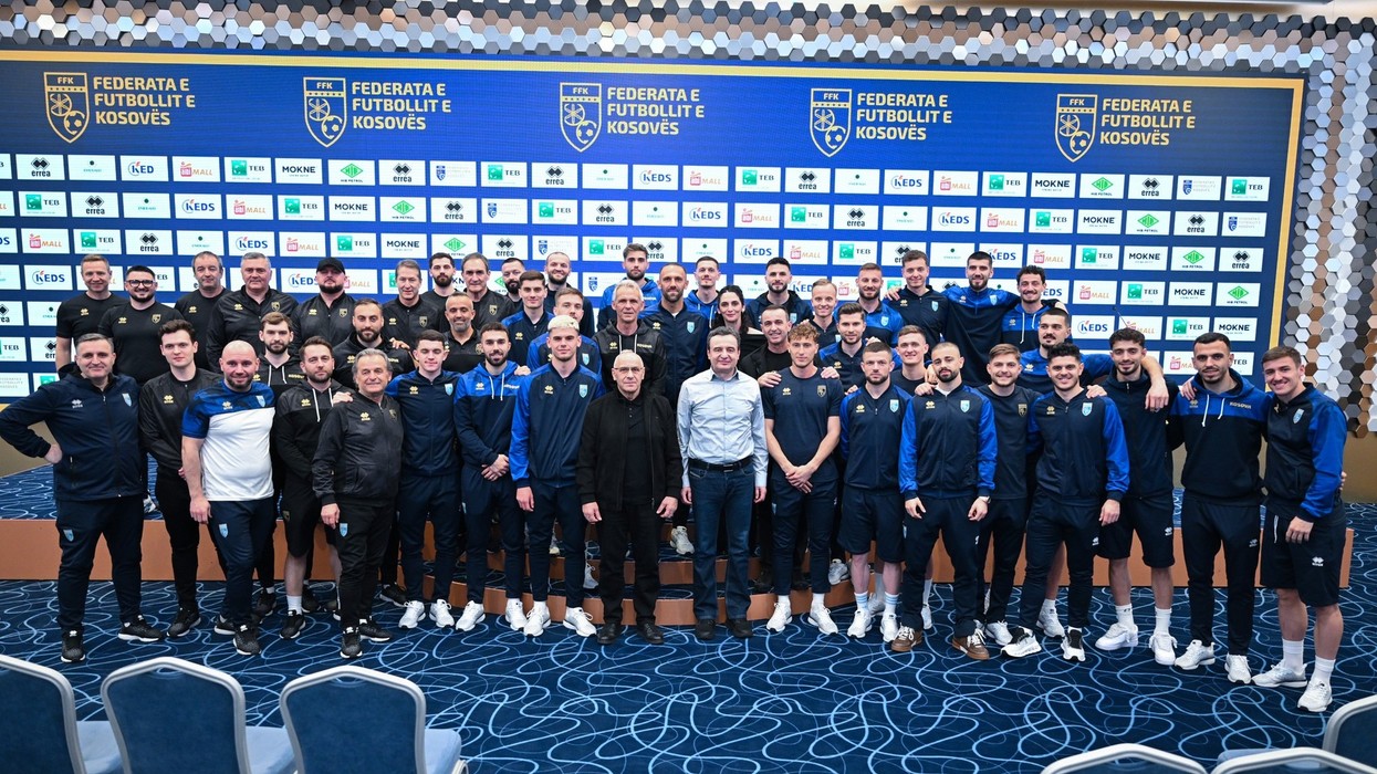 Kryeministri viziton Kombëtaren e Kosovës para finales me Turqinë