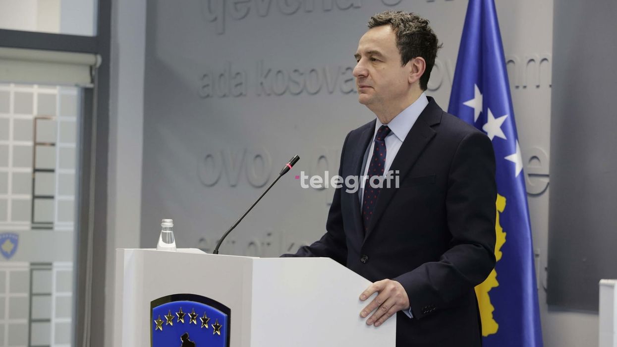Kurti nuk komenton protestën e OVL- UÇK: Ekspozita për masakrat të korrigjohet Kurti nuk komenton protestën e OVL- UÇK: Ekspozita për masakrat të korrigjohet
