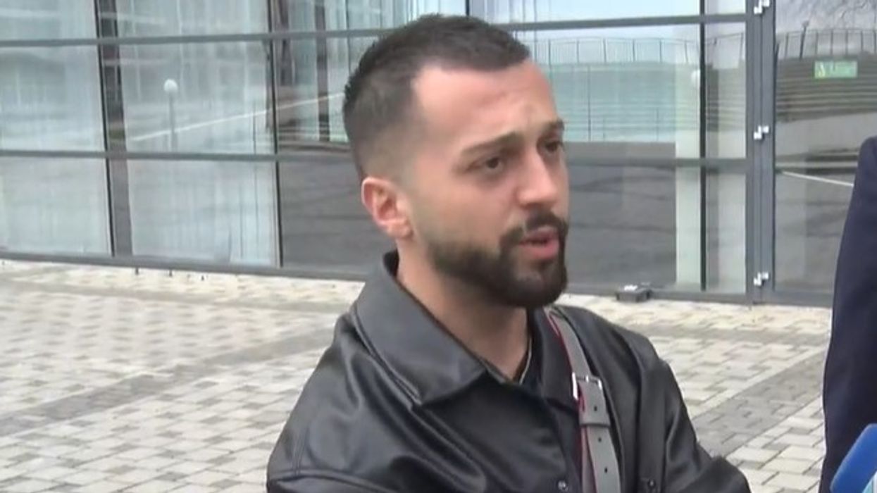“Është një kontratë për të cilën nuk kemi qenë në dijeni, janë shitur të drejtat e autorit”, Gjesti dorëzon kallëzim penal ndaj "Onima" “Është një kontratë për të cilën nuk kemi qenë në dijeni, janë shitur të drejtat e autorit”, Gjesti dorëzon kallëzim penal ndaj