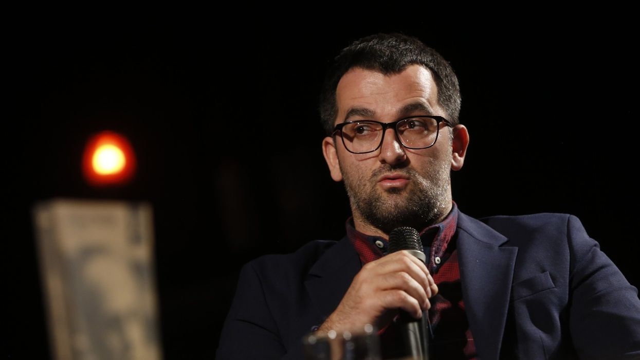 Bastiset banesa e Shkëlzen Gashit, dyshohet për “nxitje të përçarjes dhe mosdurimit” Bastiset banesa e Shkëlzen Gashit, dyshohet për “nxitje të përçarjes dhe mosdurimit”