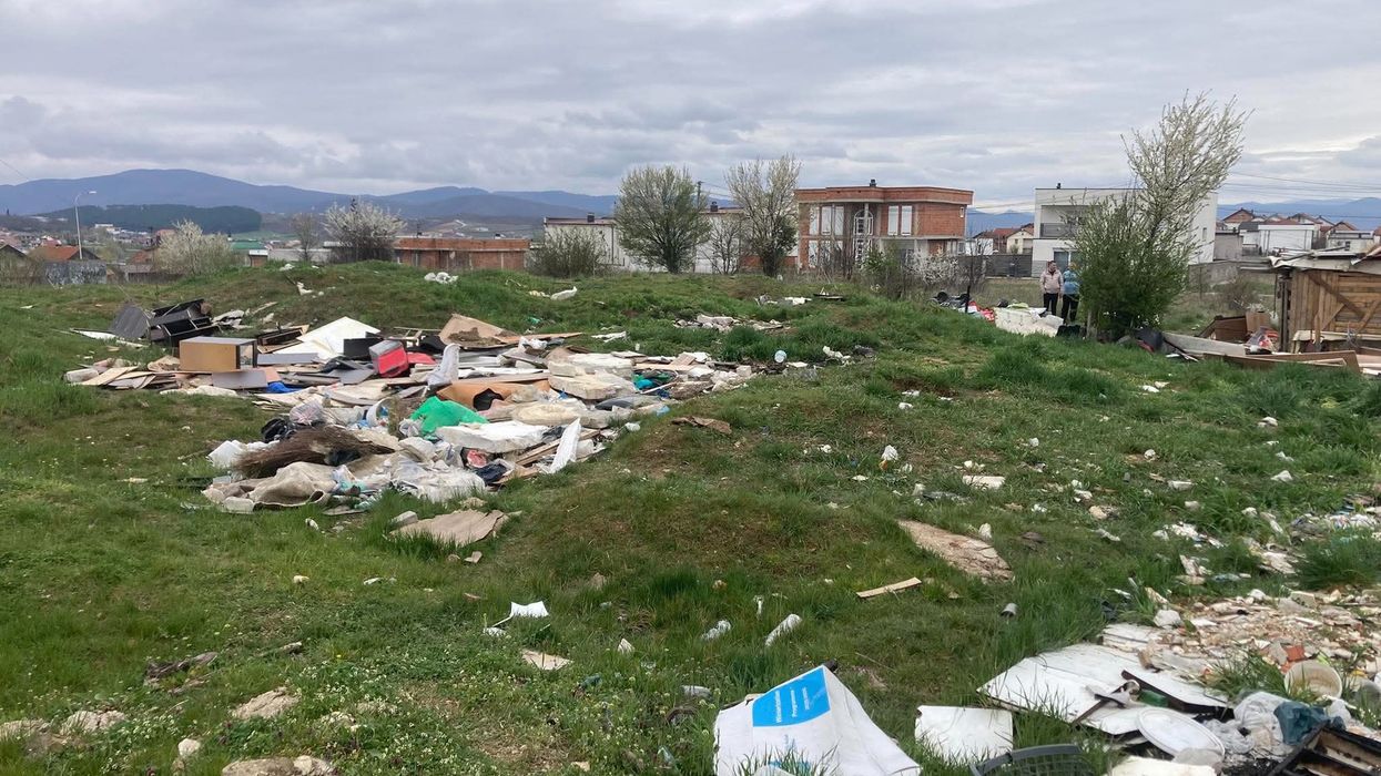 Komuna e Gjilanit kërkon largimin e objekteve dhe mbeturinave nga hapësirat pranë banesave sociale Komuna e Gjilanit kërkon largimin e objekteve dhe mbeturinave nga hapësirat pranë banesave sociale