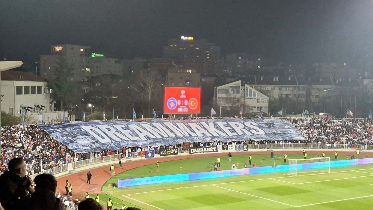 “Dardanët” ndezin “Fadil Vokrrin” me koreografi madhështore “Dardanët” ndezin “Fadil Vokrrin” me koreografi madhështore