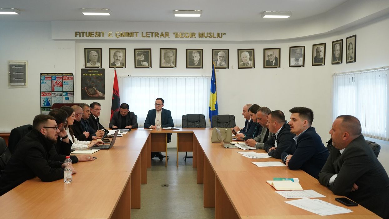 Hyseni: Punët që po bëjmë sot janë baza e ndryshimit të madh që kemi premtuar Hyseni: Punët që po bëjmë sot janë baza e ndryshimit të madh që kemi premtuar