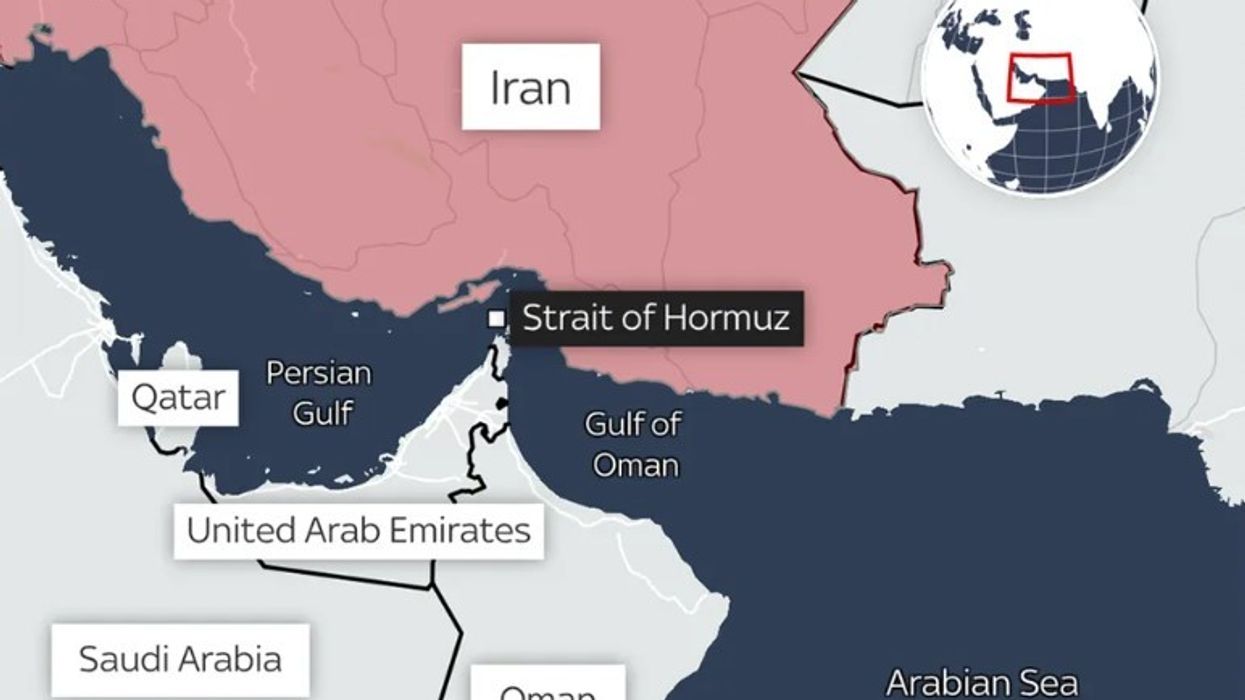 Irani miraton planin për të tarifuar anijet që kalojnë përmes Ngushticës së Hormuzit Irani miraton planin për të tarifuar anijet që kalojnë përmes Ngushticës së Hormuzit