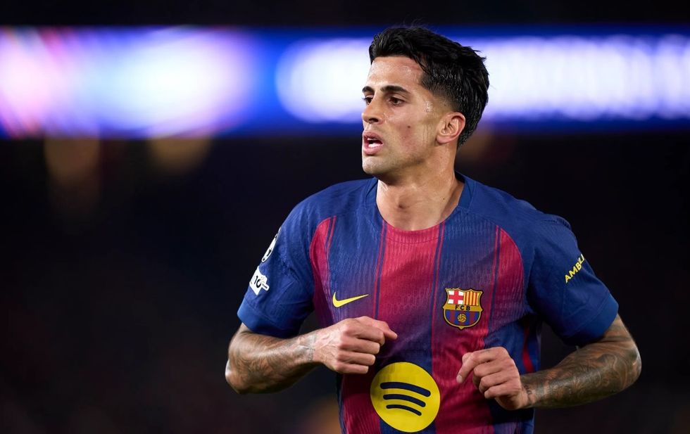 “Do të pranoja ulje page te ky klub”, Cancelo paralajmëron largimin nga Barcelona